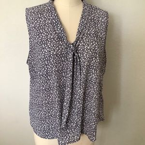 Sleeveless v neck floral top